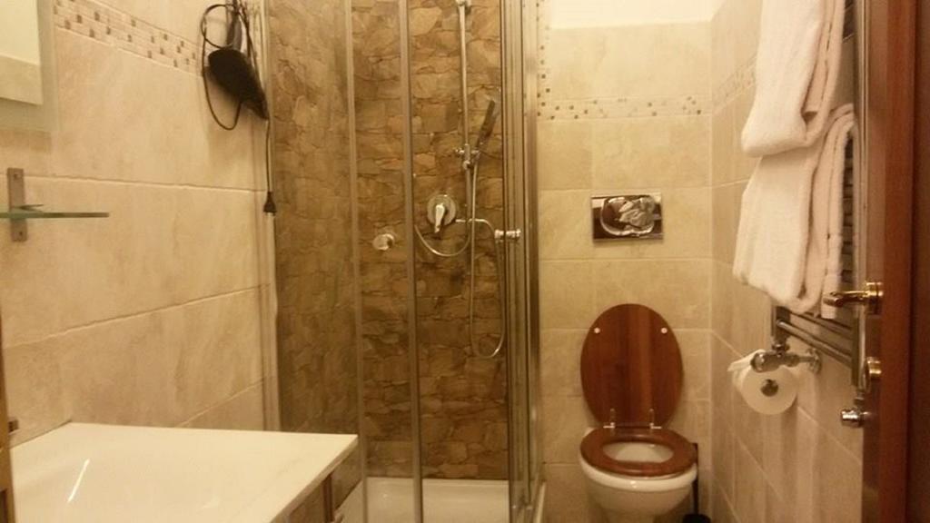 Mrs Julie Guesthouse Rome Bilik gambar