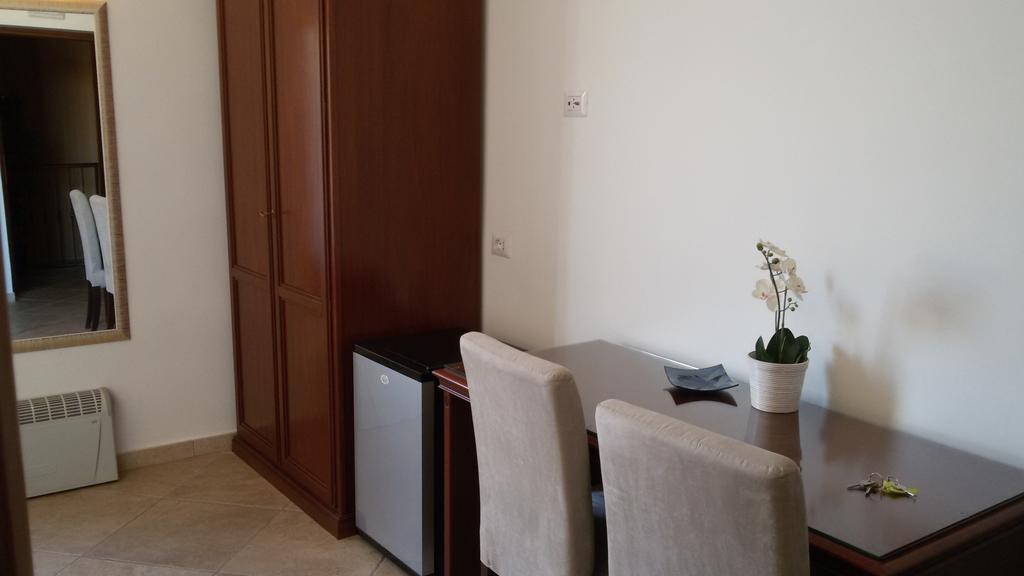 Mrs Julie Guesthouse Rome Bilik gambar