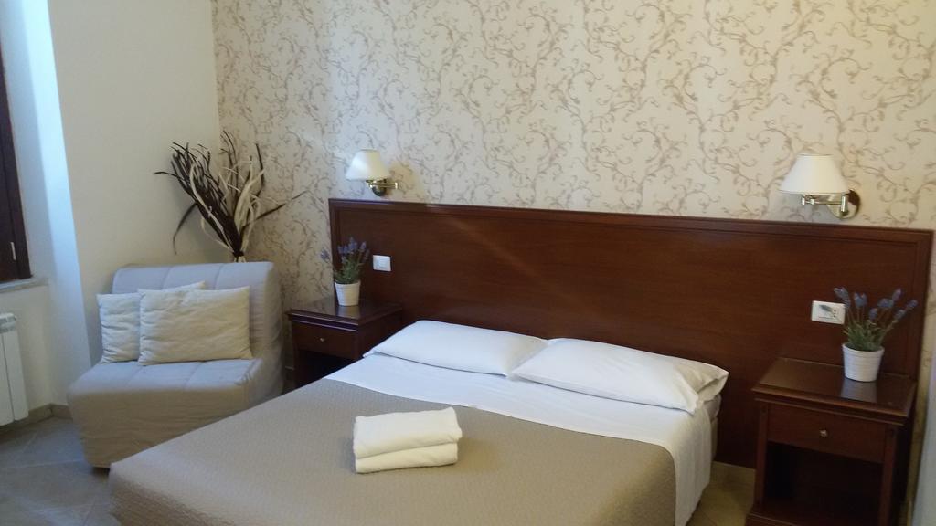 Mrs Julie Guesthouse Rome Bilik gambar